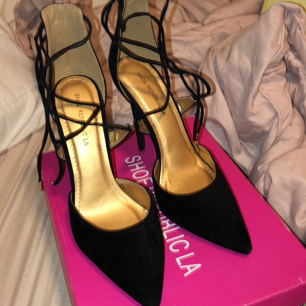Heels - Picture 2 of 3